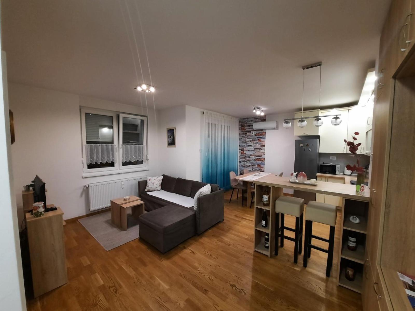 Lux Advent Apartment 수보티차 외부 사진